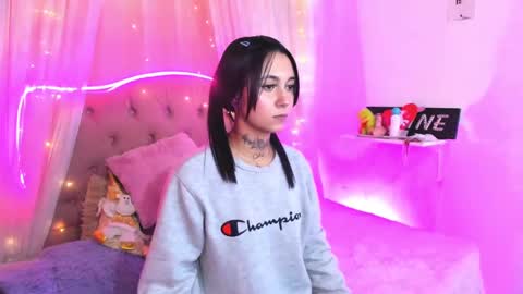Snapshot of _mia_9 chatting on February 26, 2025, 12:05 am Mia online show from February 26, 2025, 12:05 am