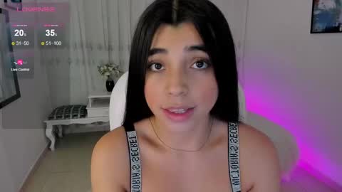 Snapshot of _mia_blue_18_ chatting on January 6, 2025, 11:42 pm MIa blue 18 online show from January 6, 2025, 11:42 pm