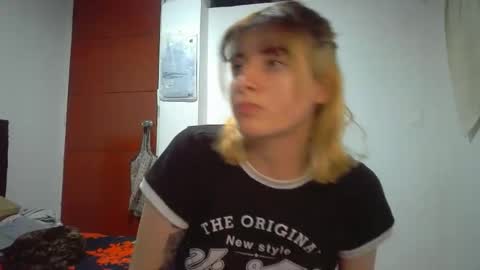 Mia-foster online show from April 1, 2026, 1:39 am