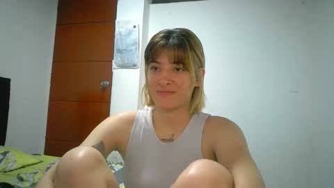 Mia-foster online show from April 28, 2026, 1:37 am