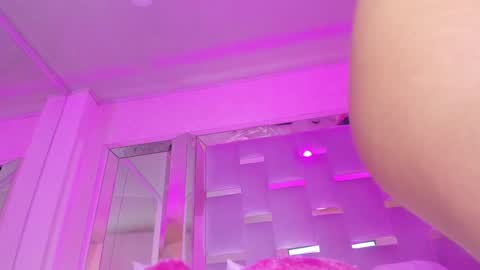 Snapshot of _mia_sweett chatting on December 5, 2024, 11:40 pm MIA online show from December 5, 2024, 11:40 pm