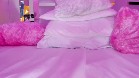 Snapshot of _mia_sweett chatting on December 9, 2024, 8:54 pm MIA online show from December 9, 2024, 8:54 pm