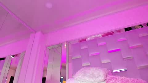 Snapshot of _mia_sweett chatting on February 3, 2025, 11:58 pm MIA online show from February 3, 2025, 11:58 pm