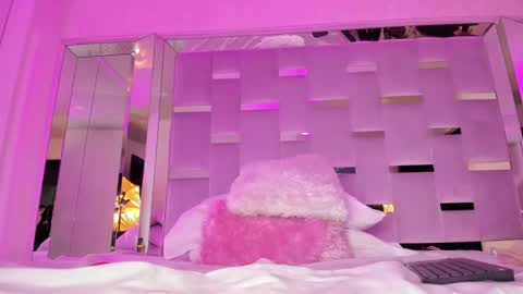 Snapshot of _mia_sweett chatting on March 8, 2025, 3:17 am MIA online show from March 8, 2025, 3:17 am