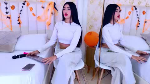 Mia Monroe online show from October 27, 2025, 7:51 pm