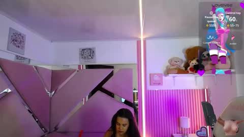  Mia  online show from October 3, 2025, 12:57 pm