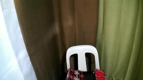 _mikko_moto_ online show from April 18, 2026, 11:58 am