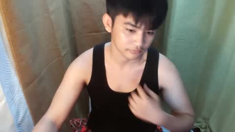 _mikko_moto_ online show from April 18, 2026, 7:07 pm