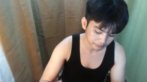 _mikko_moto_ online show from April 18, 2026, 7:58 pm