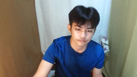 _mikko_moto_ online show from April 19, 2026, 6:10 pm