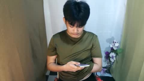 _mikko_moto_ online show from April 20, 2026, 12:41 pm