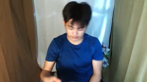 _mikko_moto_ online show from April 25, 2026, 6:16 am