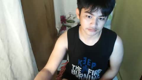_mikko_moto_ online show from April 28, 2026, 5:12 am