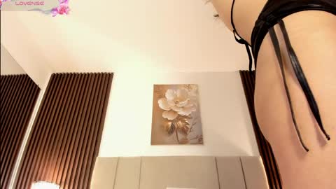 _mila_dyva online show from April 11, 2026, 5:39 pm