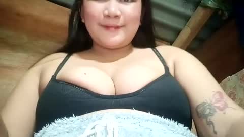 Snapshot of _milkytitsmomxx_ chatting on August 2, 2026, 4:49 pm _milkytitsmomxx_ online show from August 2, 2026, 4:49 pm