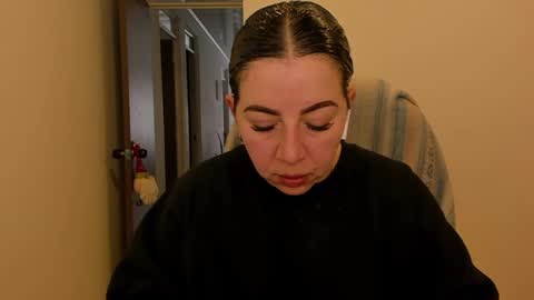 _miss_coco_ online show from December 23, 2024, 2:39 pm