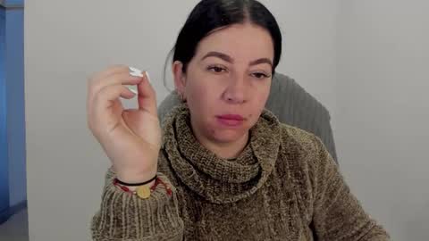 _miss_coco_ online show from November 10, 2025, 12:37 pm