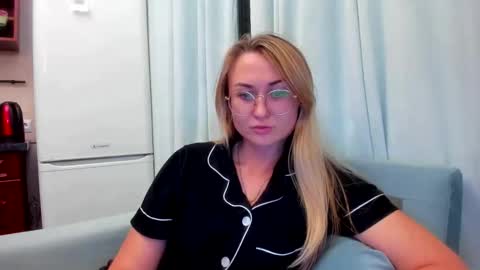 Eva online show from September 22, 2025, 7:16 pm