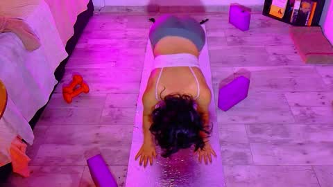 karoline uwu online show from October 28, 2025, 12:25 am