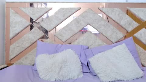 Khloe  online show from November 29, 2025, 6:55 pm