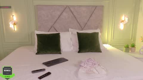 kimberley cruz online show from March 21, 2026, 12:54 pm