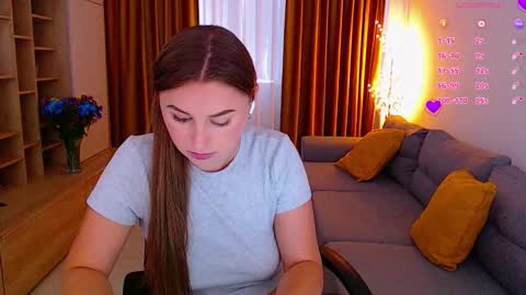 Mia online show from September 9, 2025, 7:08 am