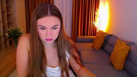 Mia online show from September 18, 2025, 3:08 am