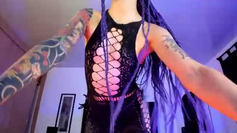 mizuki  online show from July 23, 2026, 2:42 am