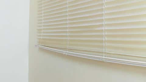 _molly_rosse_ online show from October 15, 2025, 12:05 pm