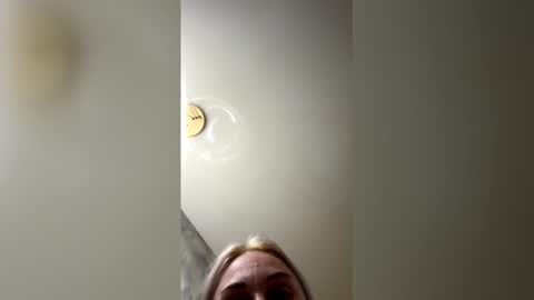 Snapshot of _moon_star chatting on April 14, 2026, 4:35 pm _moon_star online show from April 14, 2026, 4:35 pm