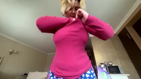 Snapshot of _morpho_ chatting on February 5, 2026, 9:36 am Francine Aisi Morpho - a genus of blue butterflies. online show from February 5, 2026, 9:36 am