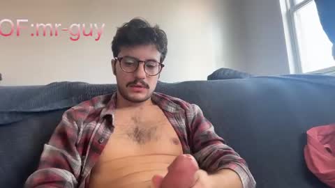 _mrguy_ online show from October 31, 2025, 4:19 pm