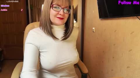 MagicWoman online show from March 9, 2026, 6:12 pm