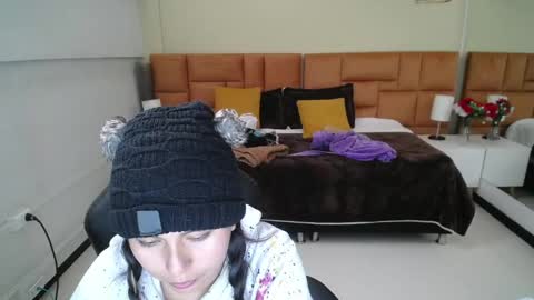 Natalie online show from January 19, 2025, 7:58 pm