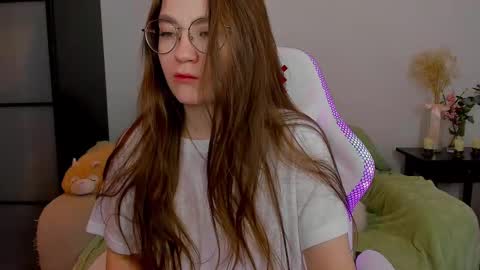 Mia with a big heart  online show from March 1, 2025, 3:53 am