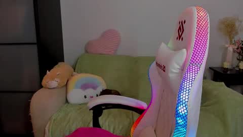 Mia with a big heart  online show from March 1, 2025, 6:57 am