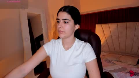 Niah  You can call me Ni or cutie haha online show from April 9, 2026, 8:47 pm