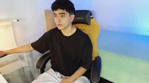 Snapshot of _nickconnor1 chatting on October 12, 2025, 8:30 pm Nicolas online show from October 12, 2025, 8:30 pm