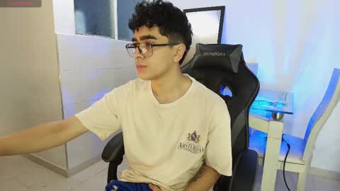 Snapshot of _nickconnor1 chatting on November 11, 2025, 3:06 am Nicolas online show from November 11, 2025, 3:06 am