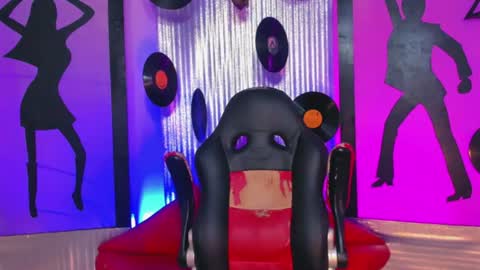 Snapshot of _nickyminach chatting on July 8, 2026, 7:18 pm Nicky Please help me with your thumbs up its importan online show from July 8, 2026, 7:18 pm