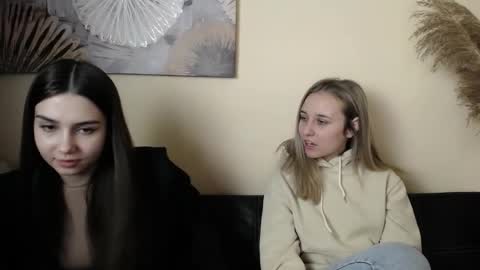 Nica online show from November 7, 2025, 11:32 am