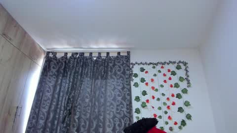 juliana online show from December 23, 2024, 1:03 pm