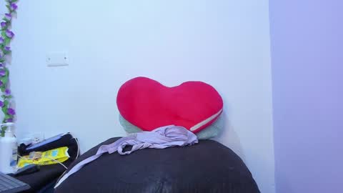 juliana online show from January 28, 2025, 1:05 pm