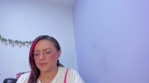 juliana online show from February 8, 2025, 12:50 pm