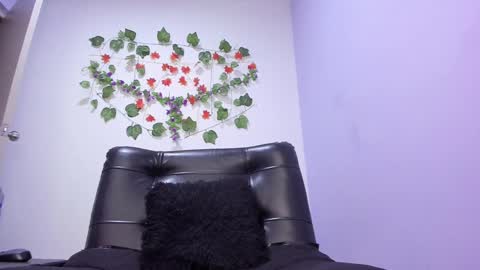 juliana online show from February 11, 2025, 8:58 am