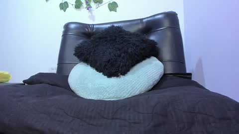 juliana online show from February 14, 2025, 9:03 am