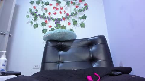 juliana online show from February 20, 2025, 9:11 am