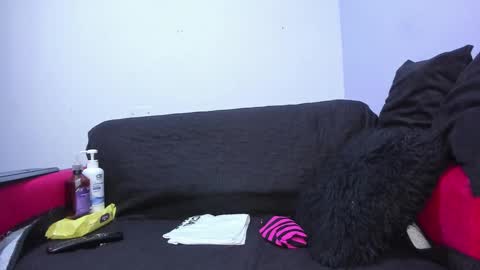 juliana online show from March 7, 2025, 9:18 am