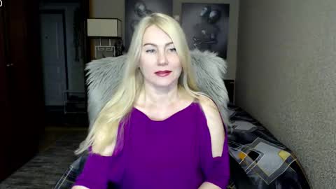 Donella    online show from October 28, 2025, 5:59 pm