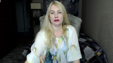 Donella    online show from December 1, 2025, 3:28 pm